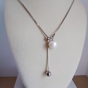 Elegant Silver and Freshwater Pearl Lariat Necklace